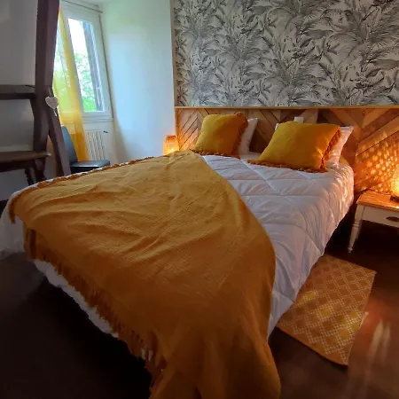 Couette-café Aux Couleurs D'esteil Sainte-Nathalène