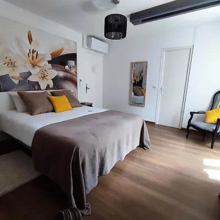 Aux Couleurs D'esteil Bed & Breakfast