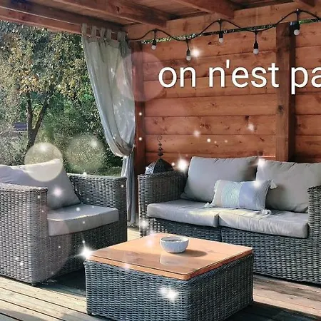 Aux Couleurs D'esteil 4*