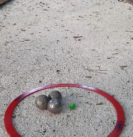 Aux Couleurs D'esteil Bed & Breakfast