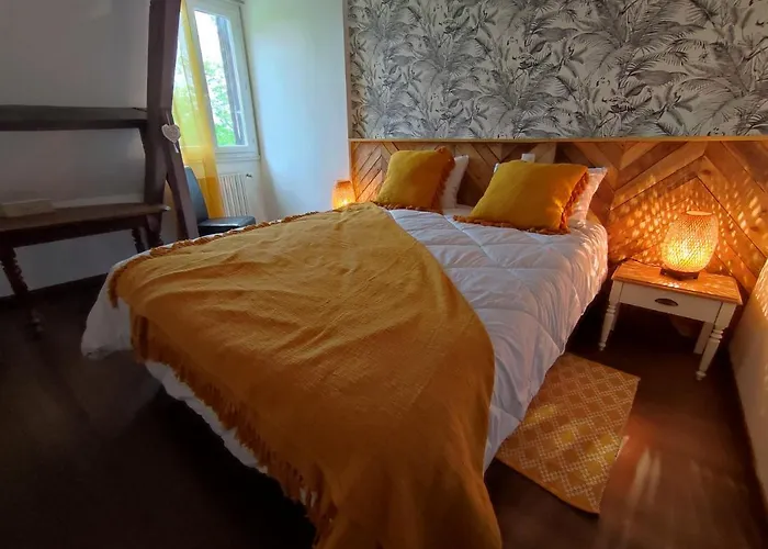 Couette-café Aux Couleurs D'esteil Sainte-Nathalène